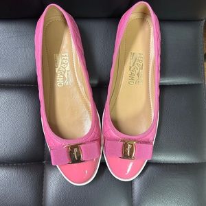 Salvartore Ferragamo  pink flats